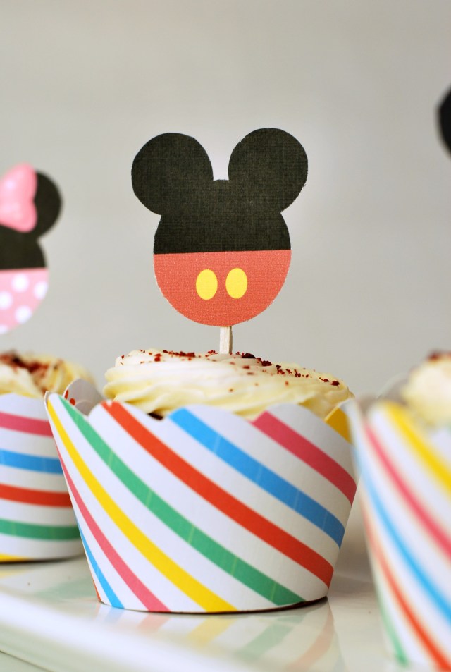 Free Mickey and Minnie Cupcake Wrappers and Toppers